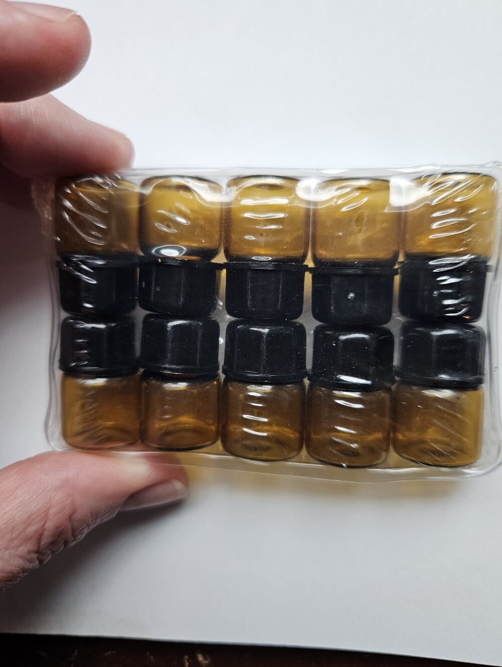 10 Essential Oil Sample Sized Vials NWT